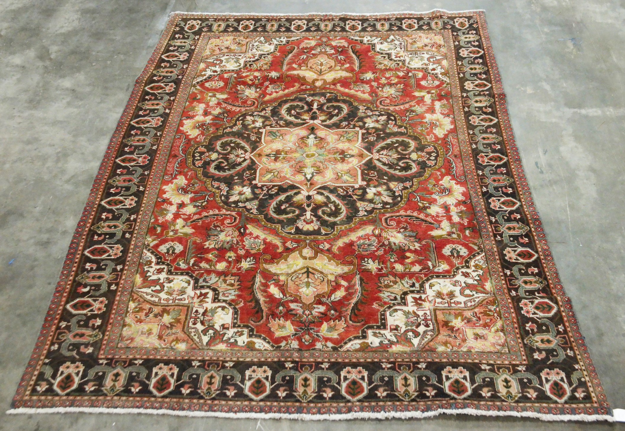 7'8" 10'10" AHAR ORIENTAL RUG