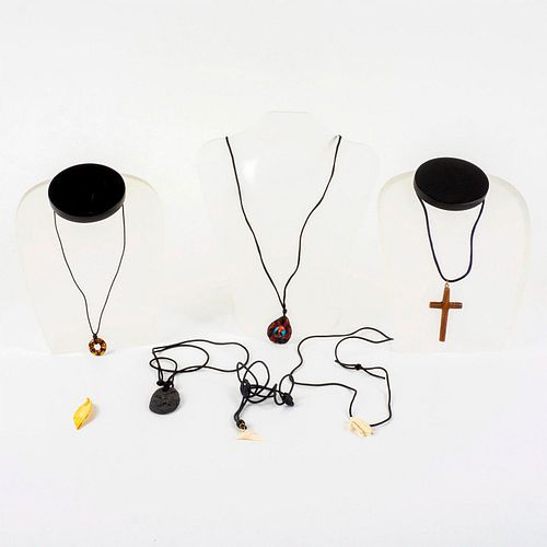 7PC VINTAGE HAWAIIANA NECKLACES AND
