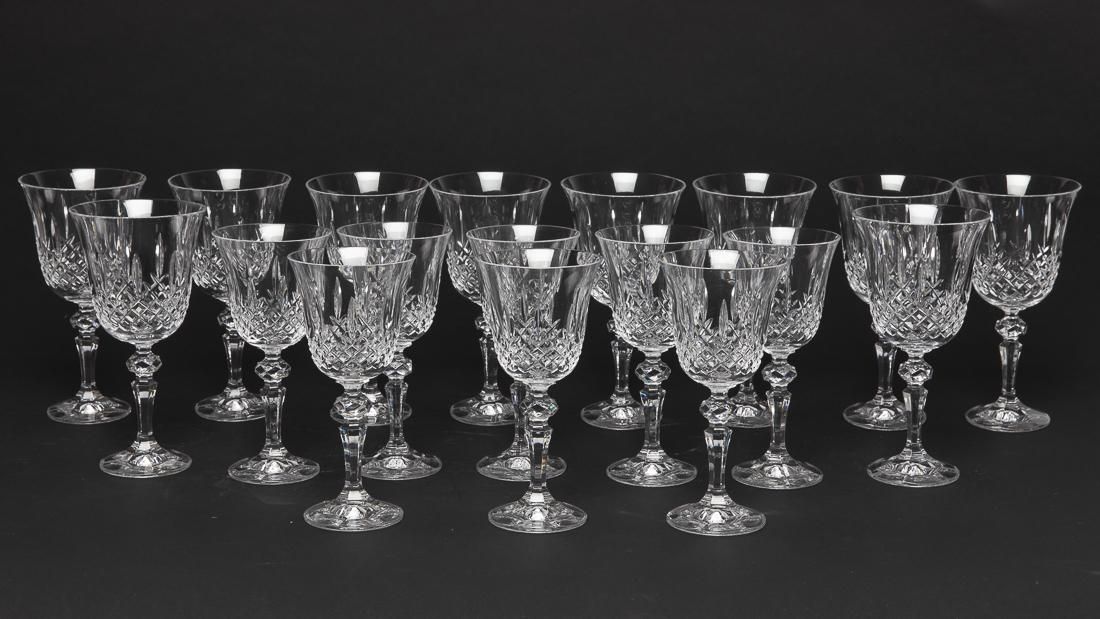 8 BOHEMIA CRYSTAL WINES AND 10