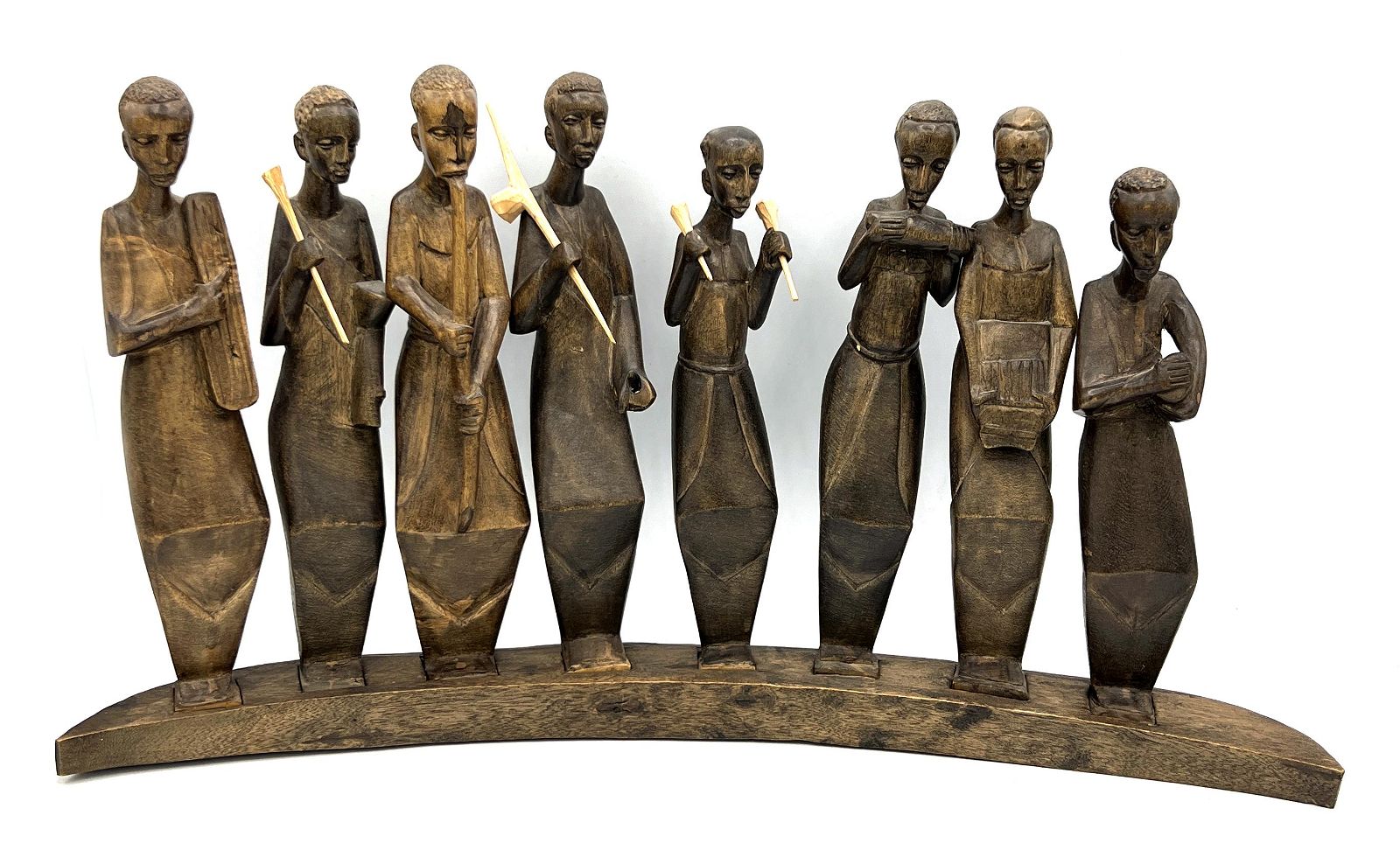 8 CARVED WOODEN AFRICAN FIGURES.8