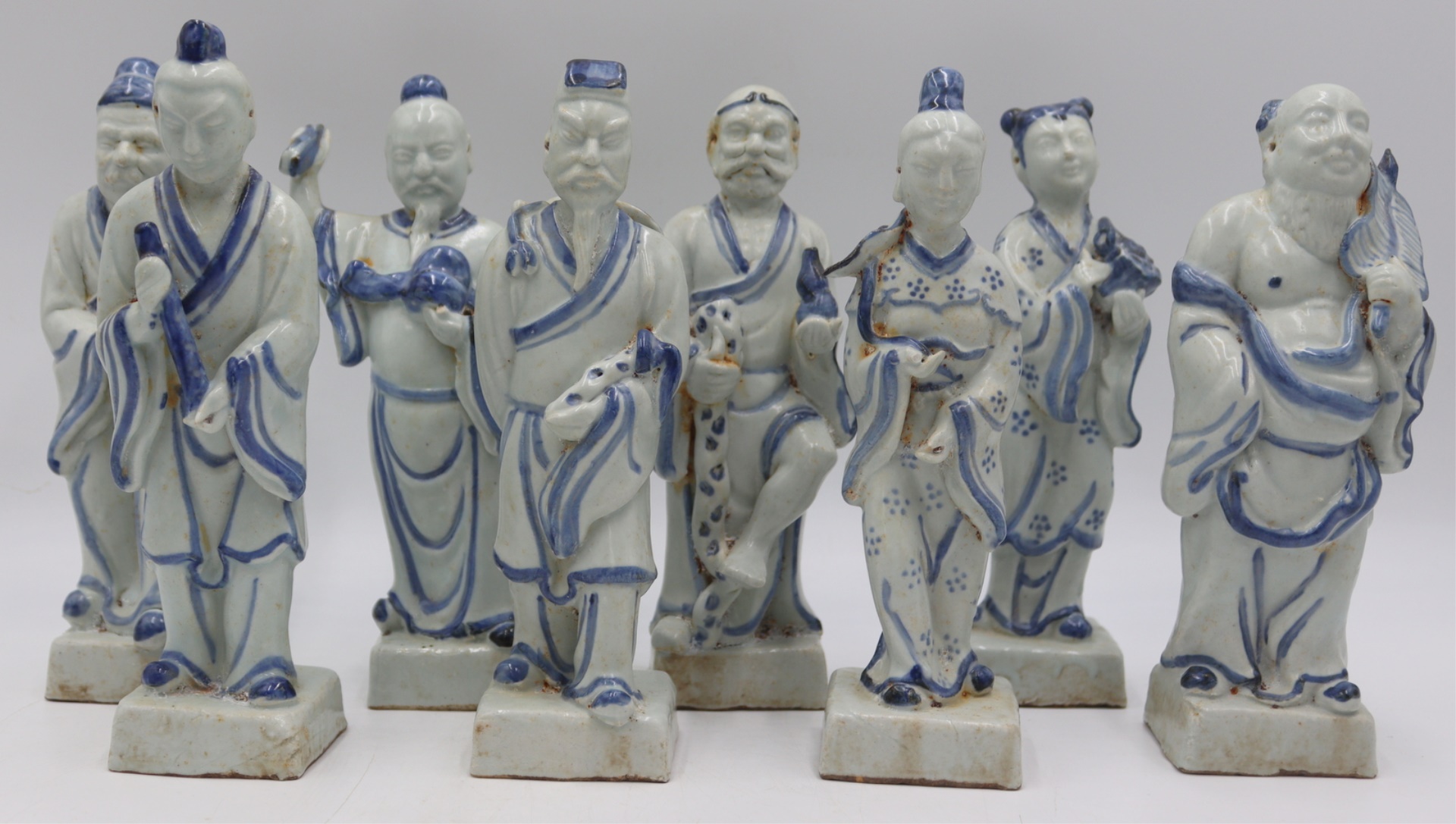 (8) CHINESE BLUE AND WHITE STANDING
