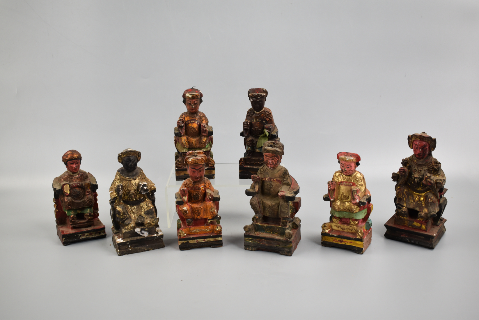 8 CHINESE GILT LACQUERED WOOD