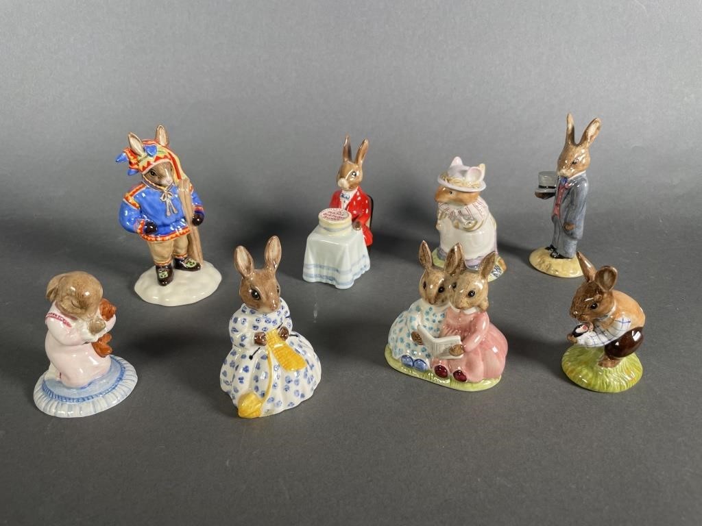 8 FIGURINES ROYAL DOULTON AND ROYAL
