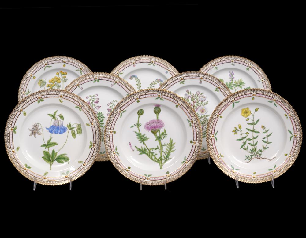 8 FLORA DANICA DINNER PLATES