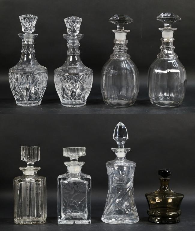 8 GLASS DECANTERS8 decanters,