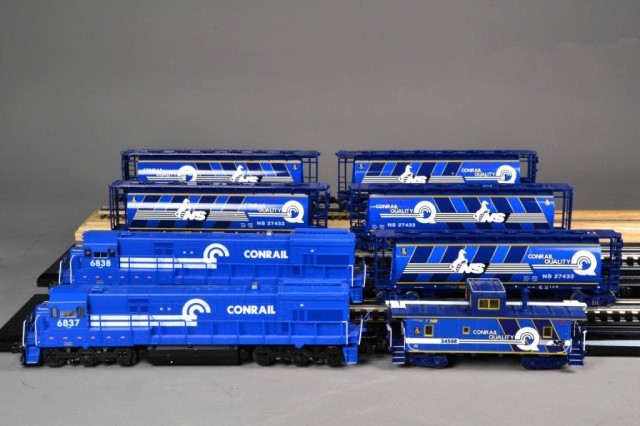 (8) LIONEL CONRAIL TOY TRAIN