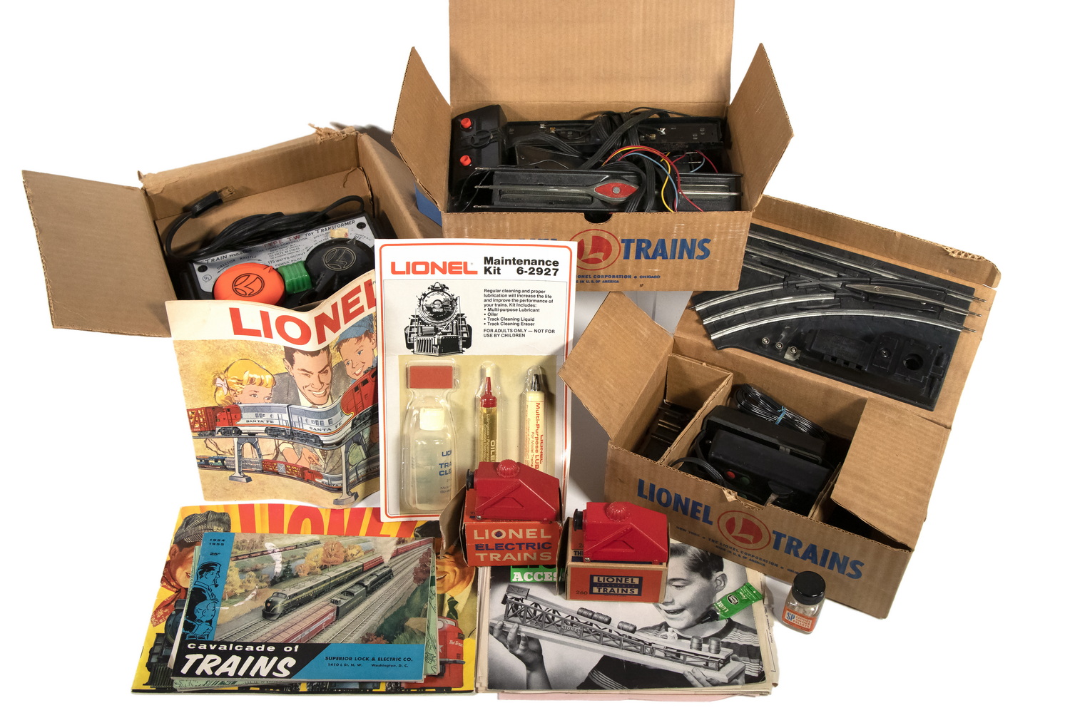 (8) LIONEL MODEL TRAIN