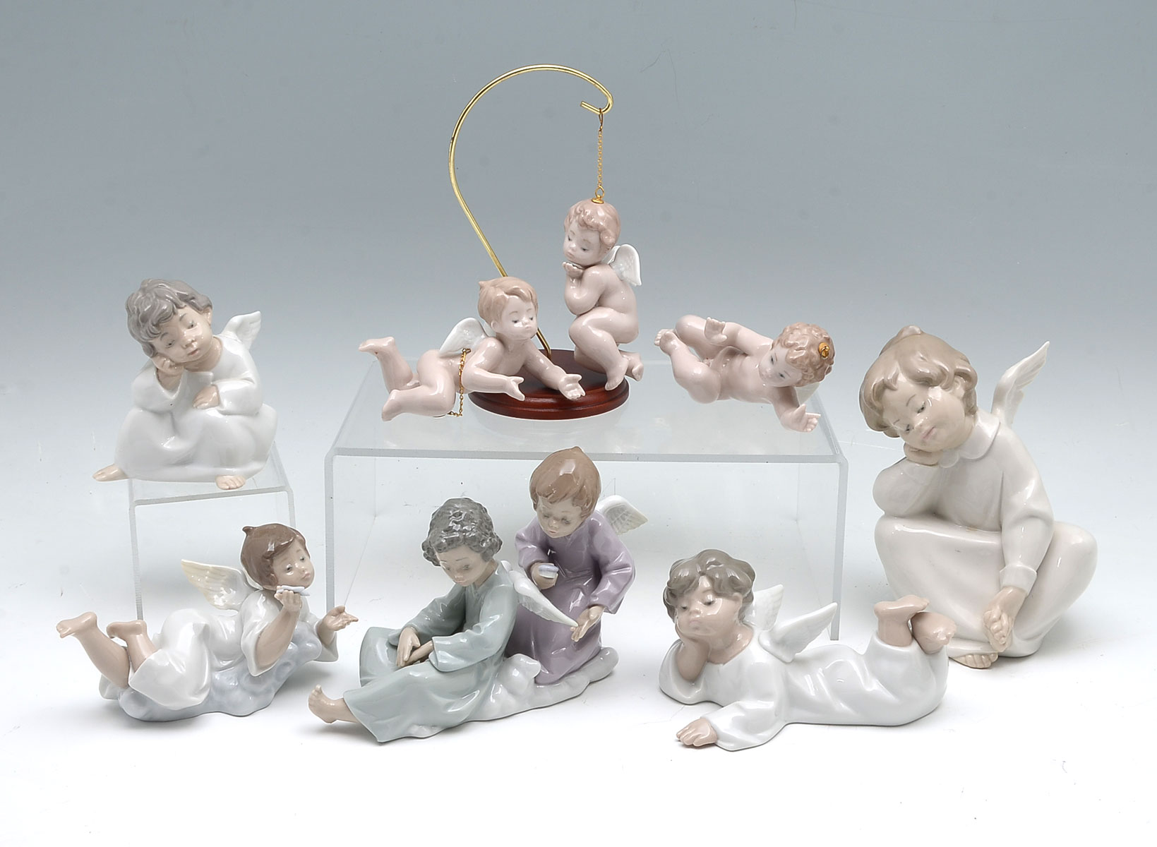 8 LLADRO ANGELS FIGURES: 1)