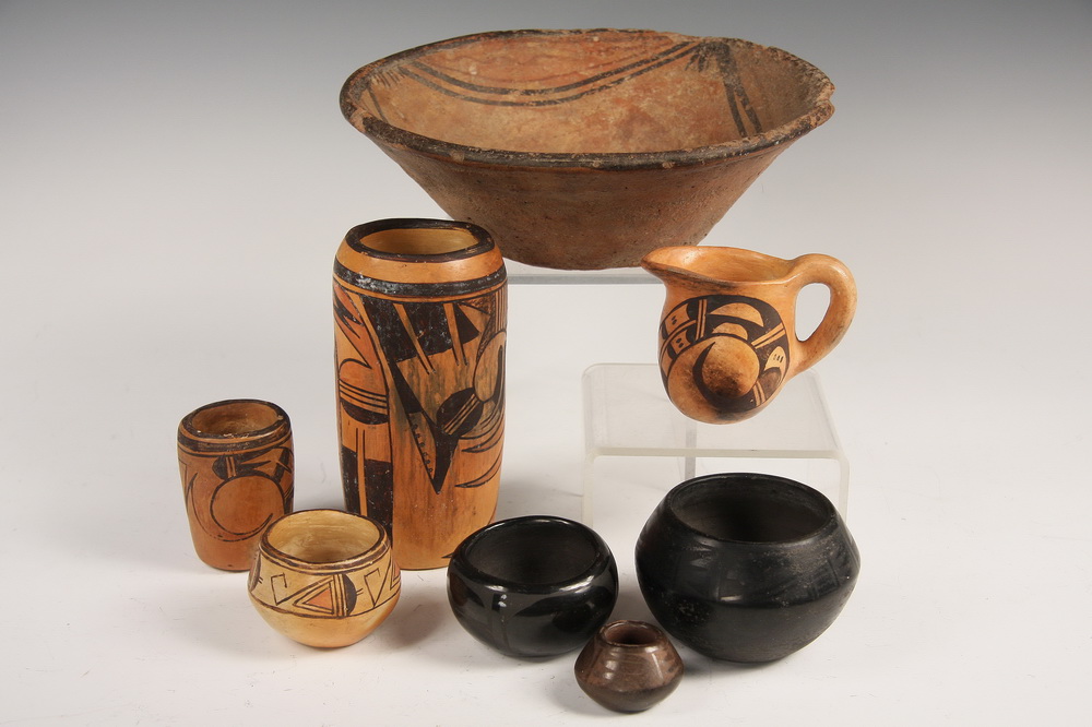 (8) NATIVE AMERICAN POTTERY PCS -