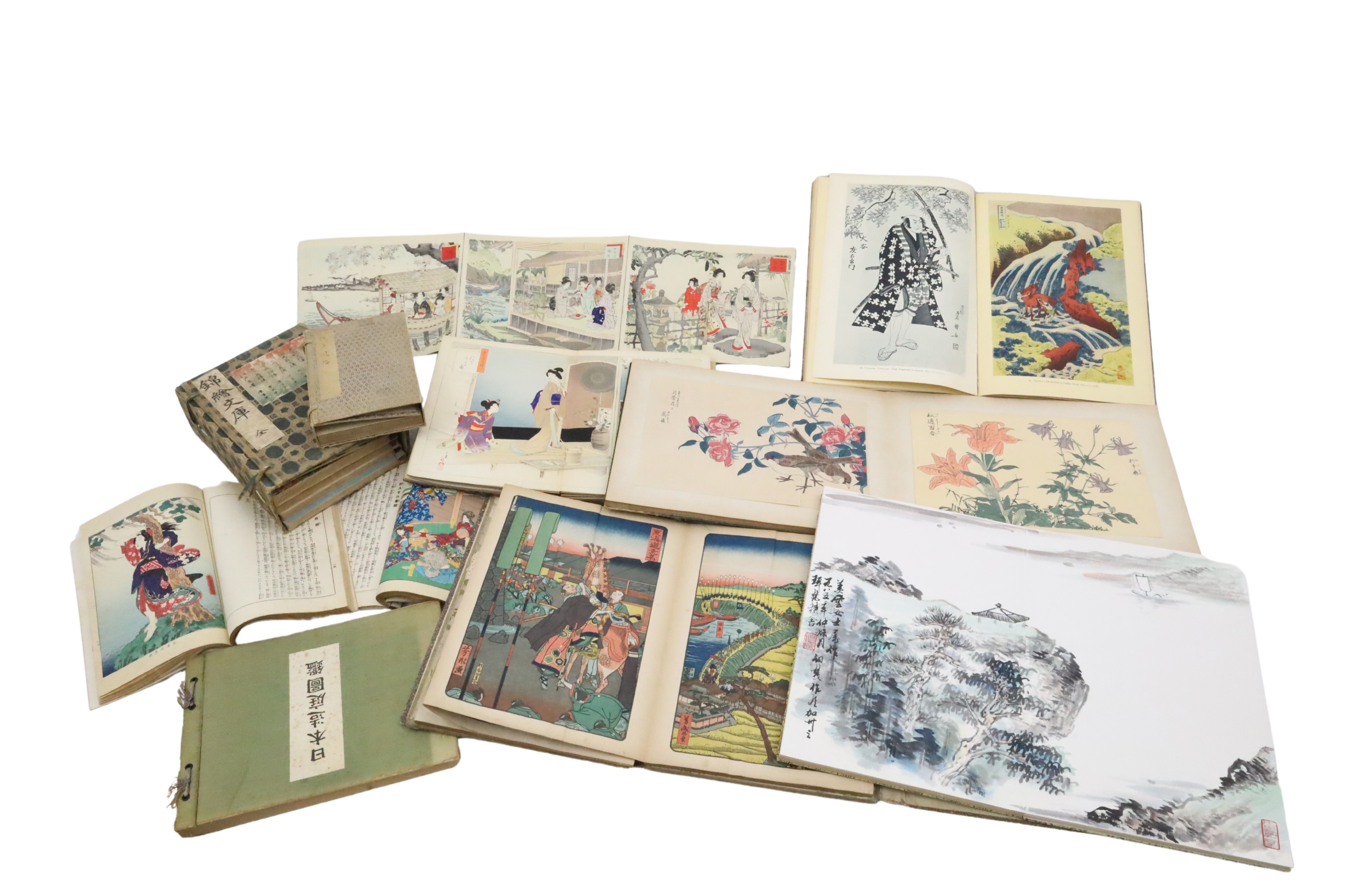 8 ORIENTAL PORTFOLIOS OF ART