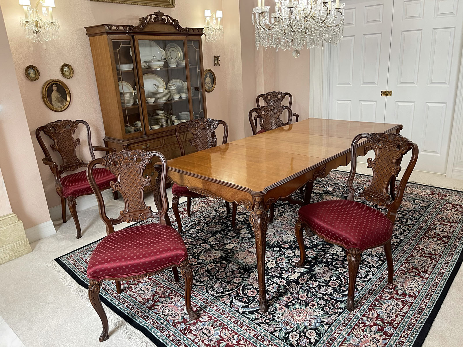 8 PIECE FORMAL MAHOGANY DINING SET: