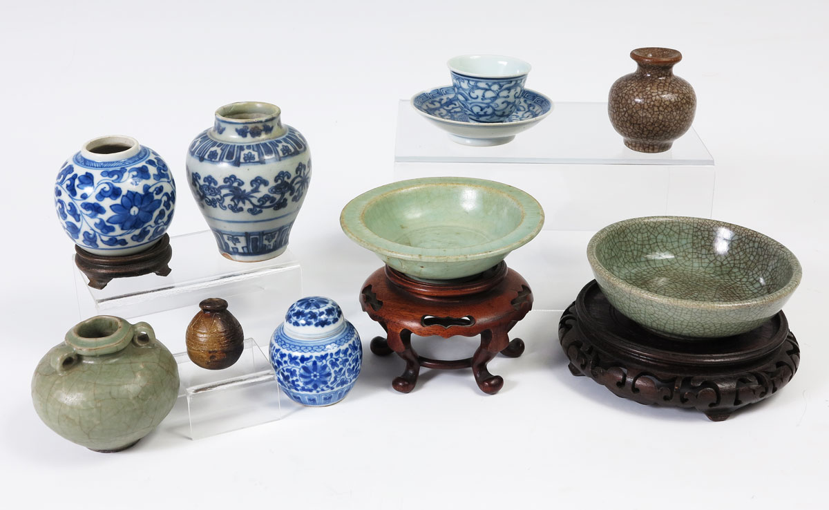 8 PIECE MINIATURE SOUTHEAST ASIA