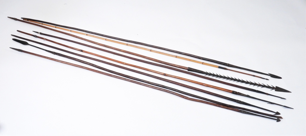 8PC PAPUA NEW GUINEA OCEANIC SPEARS