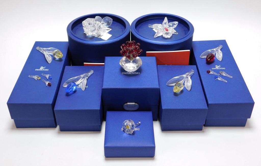 8PC SWAROVSKI CRYSTAL FLOWERS GROUP