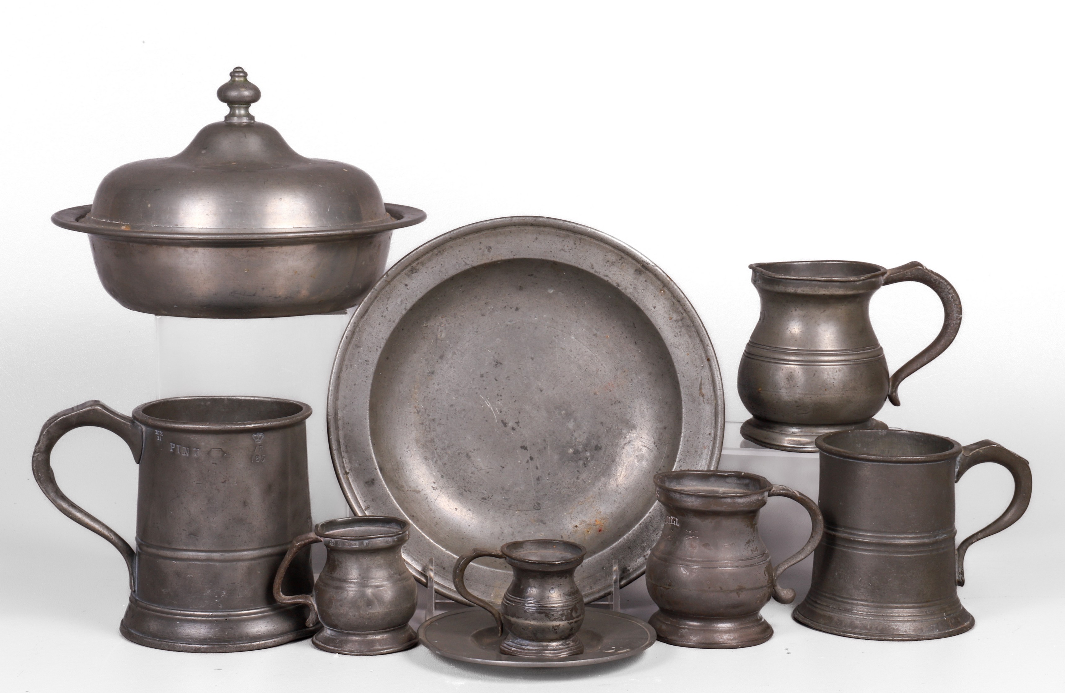 (9) Pewter measures and table items