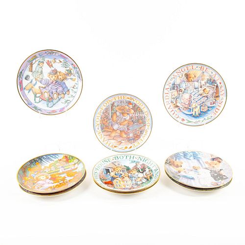 9 PORCELAIN COLLECTORS PLATES,