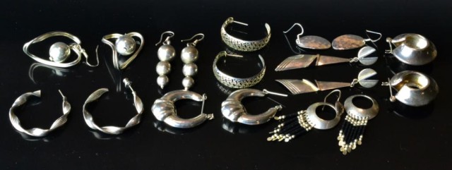 (9) Pr. Sterling Modernistic