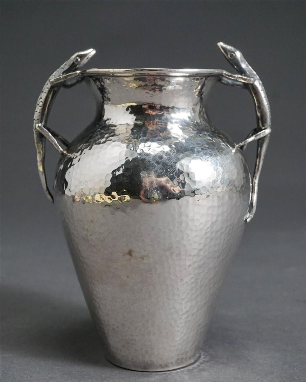 900-SILVER HAMMERED LIZARD-HANDLE
