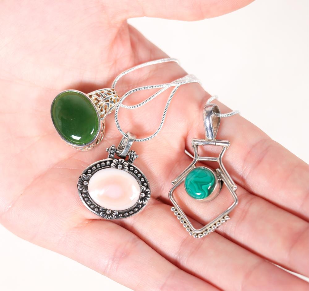 925 GREEN STONE AND MOP NECKLACE
