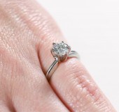 950 PLATINUM 0.84CT DIAMOND RI