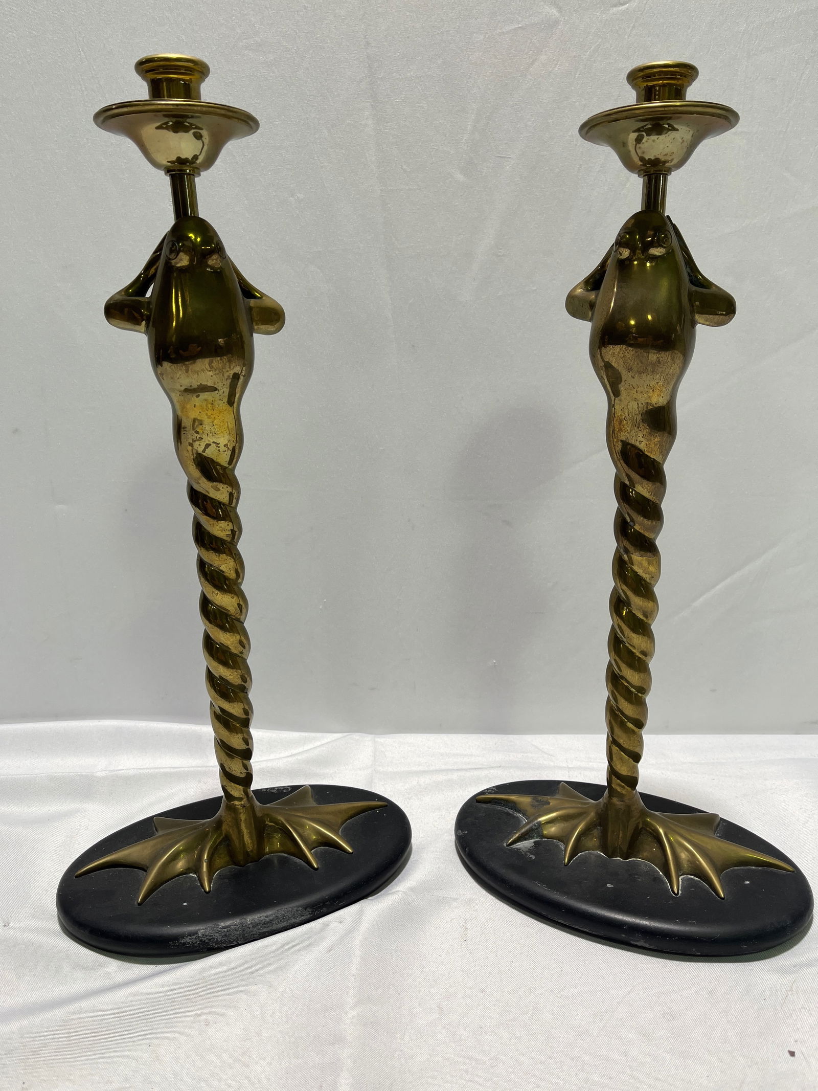 9H2074 PAIR CHAPMAN 19" BRASS