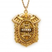 9K GOLD VICTORIAN LOCKET ON CH