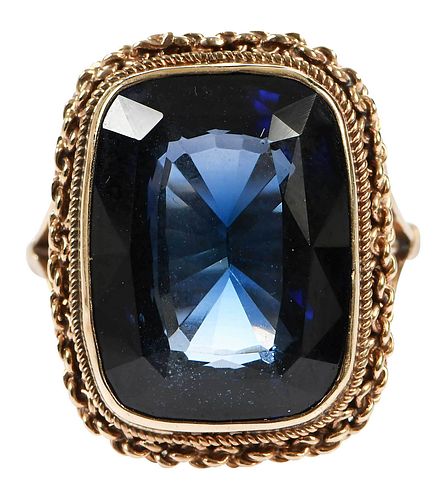 9KT. RINGsynthetic blue sapphire