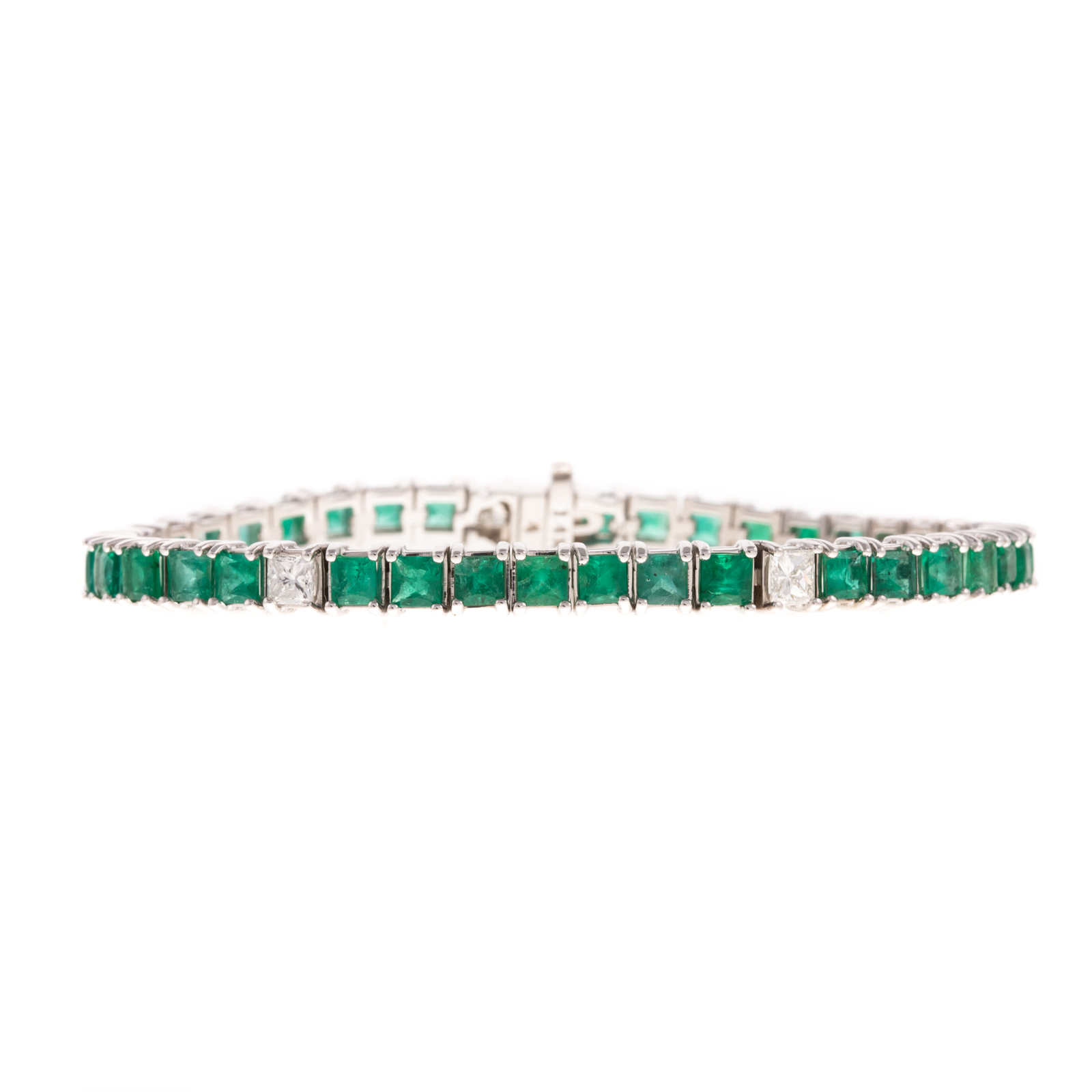 A 10.00 CTW EMERALD & DIAMOND
