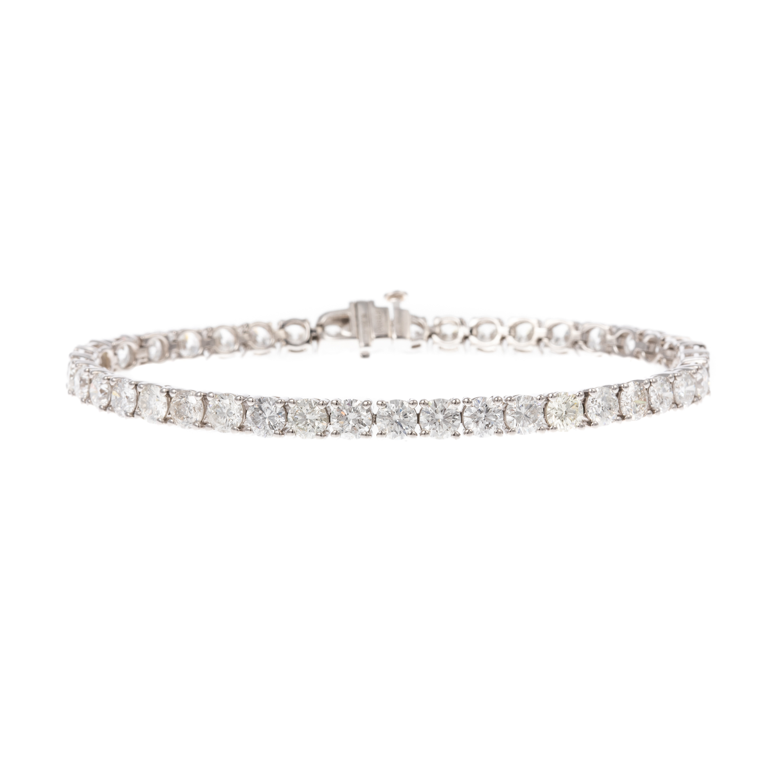 A 10.60 CTW DIAMOND TENNIS BRACELET