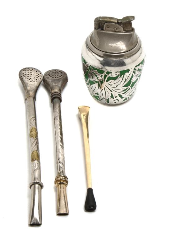 A 14 Karat Gold Cigarette Holder