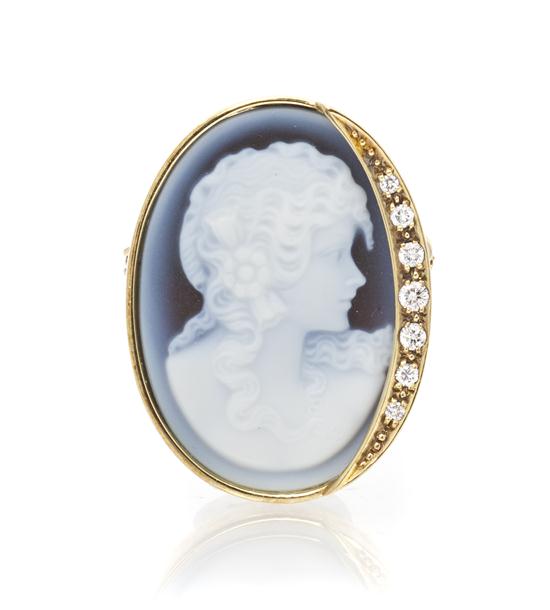 * A 14 Karat Yellow Gold Onyx and
