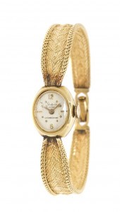 A 14 Karat Yellow Gold Mechani