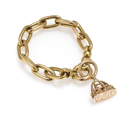 A 14 Karat Yellow Gold Chain Link