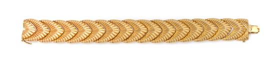 A 14 Karat Yellow Gold Link