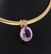 A 14K GOLD OMEGA CHOKER WITH D