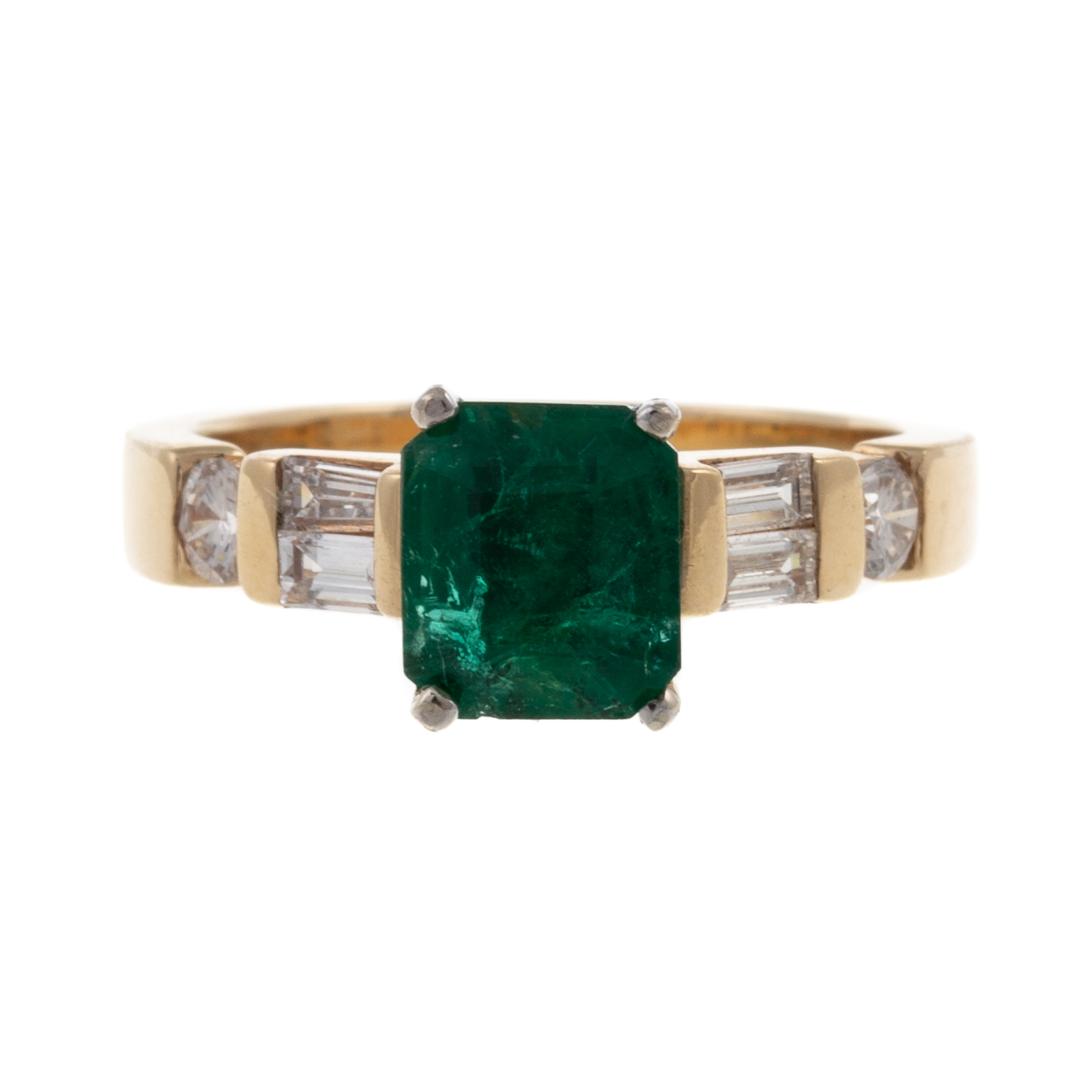A 1.50 CT EMERALD & DIAMOND RING IN