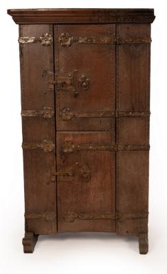 A 17th Century Westphalian oak food