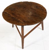 A 17TH/18TH CENTURY ELM CRICKE