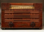 A 1930S GENERAL ELECTRIC WOOD