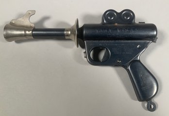 A 1930s XZ-31 Buck Rogers rocket