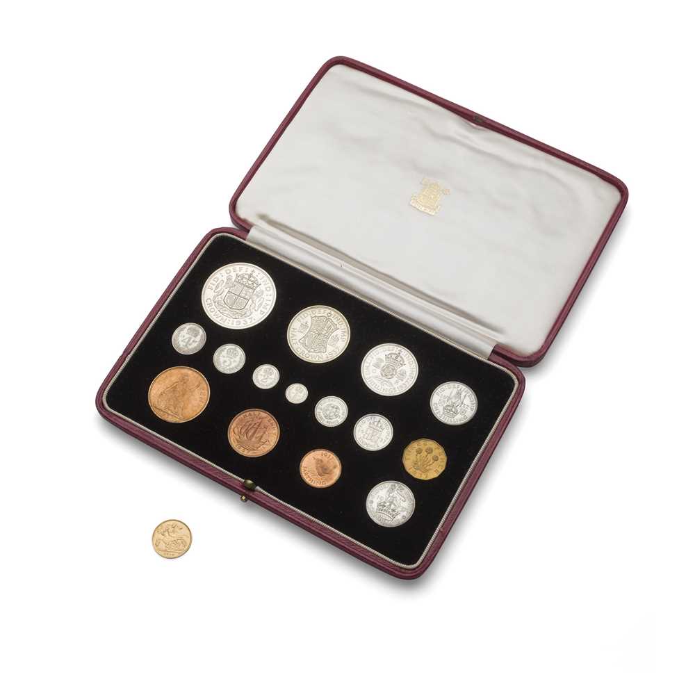 A 1937 CASED SPECIMEN SET Crown