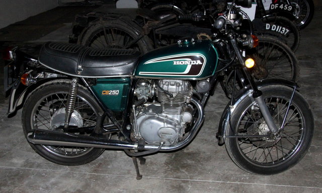 A 1975 Honda CB250 G5 Reg LDF