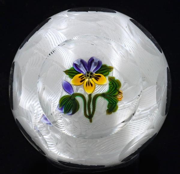 A 1994 PERTHSHIRE PAPERWEIGHT