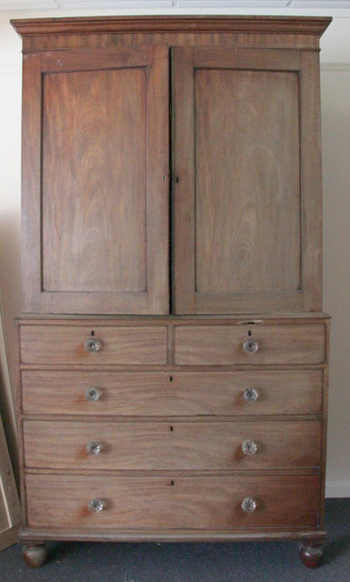 A 19th Century mahogany linen press