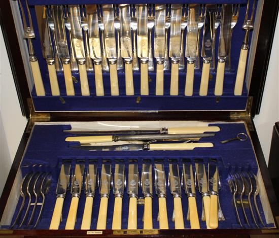 A 20th century canteen of silver