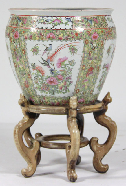 A 20th Century Chinese fish bowl in