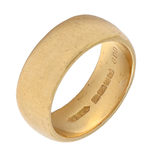 A 22ct gold wedding ring,