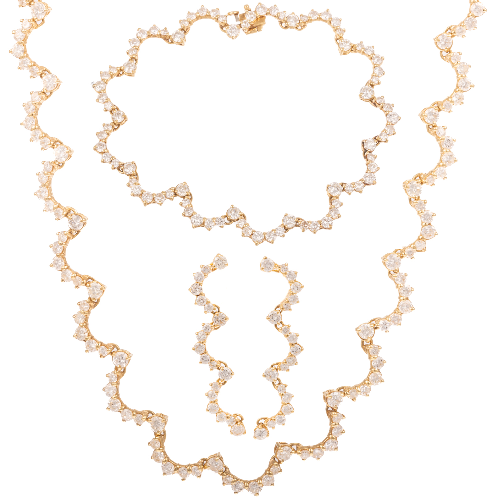 A 25.00 CTW DIAMOND SCALLOP