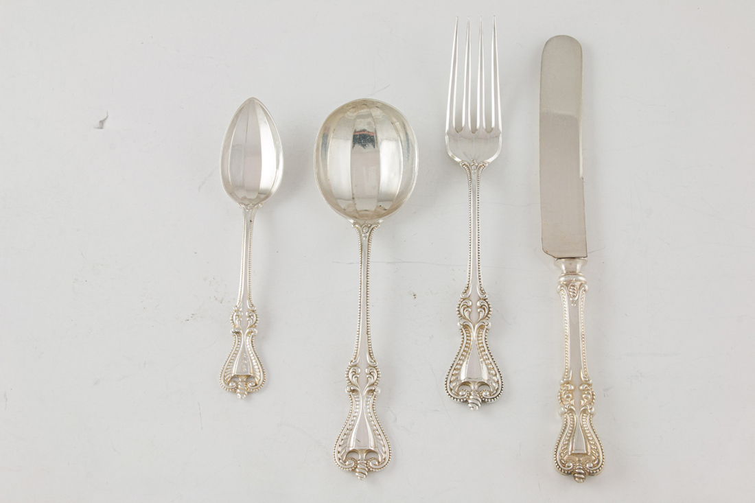 A (35 PC) TOWLE OLD COLONIAL