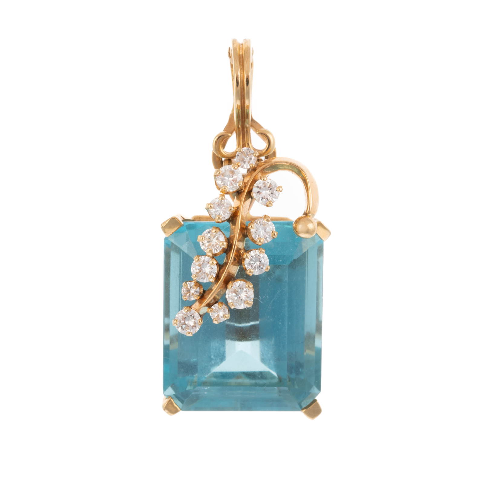 A 35.00 CT AQUAMARINE & DIAMOND